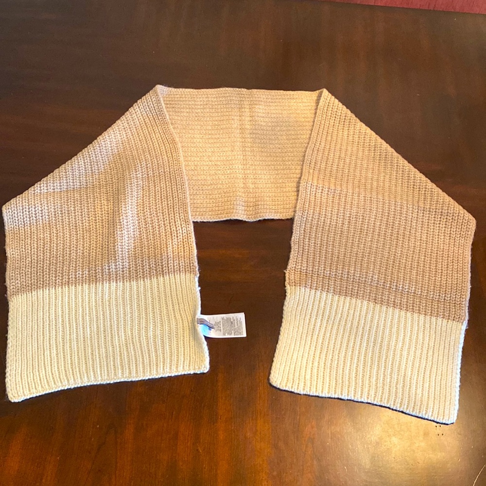 Gap Scarf